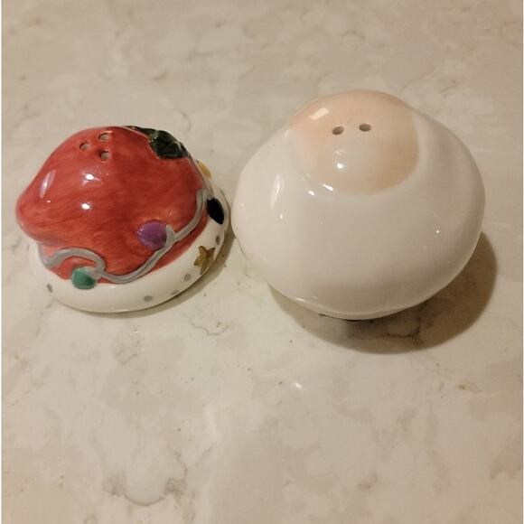 Santa & Hat Salt & Pepper Shakers Kitchenware Christmas Kitchen Decor - Picture 5 of 9